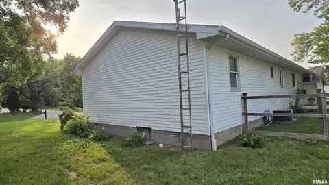 400 Old Broughton Rd, Eldorado, IL 62930 photo 3