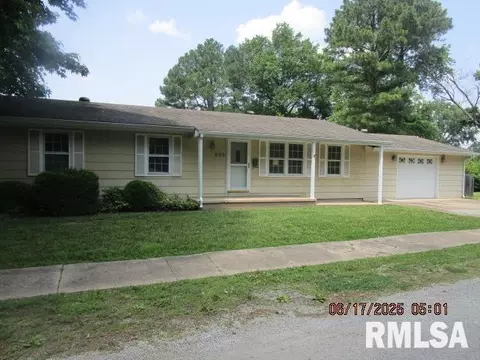 800 N Buchanan St, Benton, IL 62812