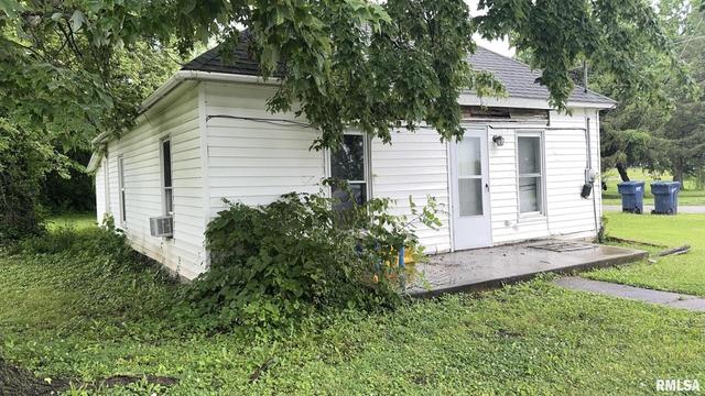 404 E Main St, Benton, IL 62812