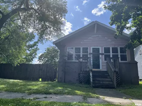628 S Elm St, Centralia, IL 62801