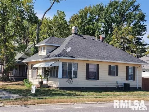 300 W Pecan St, Carbondale, IL 62901