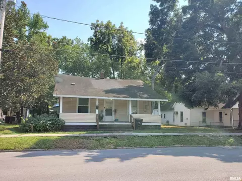 307 W Sycamore St, Carbondale, IL 62901