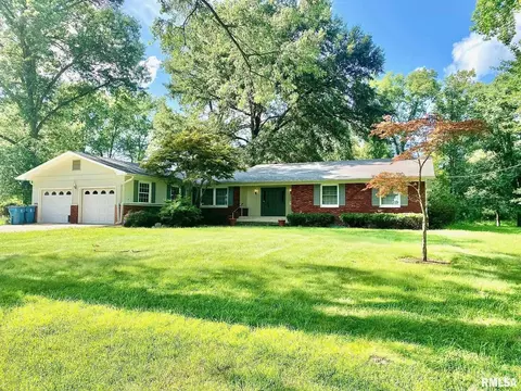807 W Market St, Christopher, IL 62822