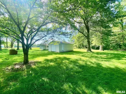 807 W Market St, Christopher, IL 62822 photo 39