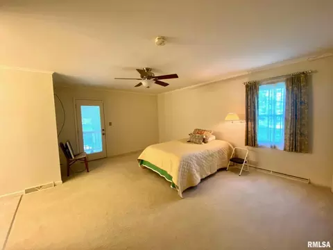 807 W Market St, Christopher, IL 62822 photo 22