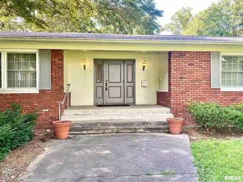 807 W Market St, Christopher, IL 62822 photo 3
