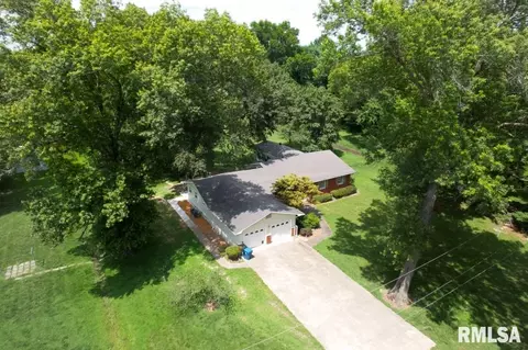 807 W Market St, Christopher, IL 62822 photo 56