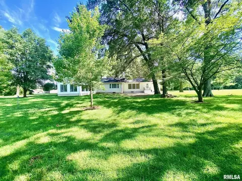 807 W Market St, Christopher, IL 62822 photo 40