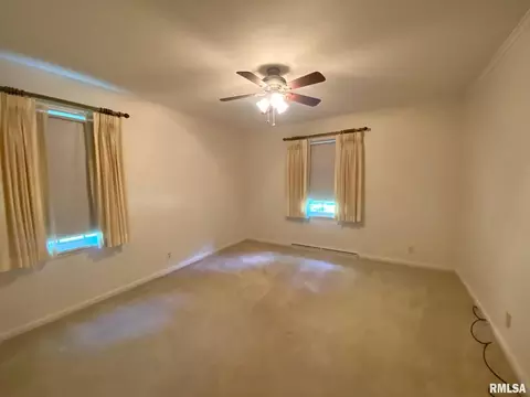 807 W Market St, Christopher, IL 62822 photo 20