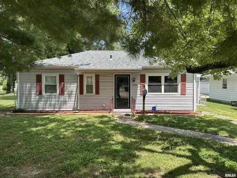1026 E Noleman St, Centralia, IL 62801