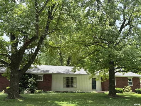 822 N 24th St, Murphysboro, IL 62966