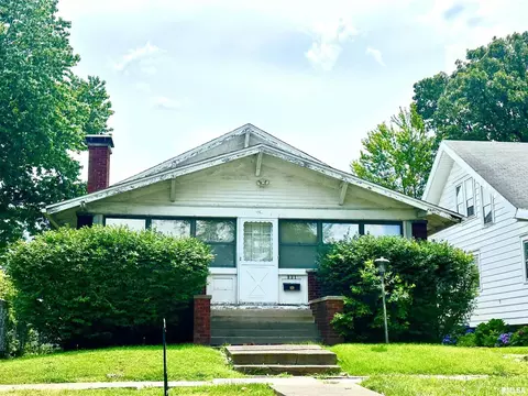 321 S Maple St, Centralia, IL 62801