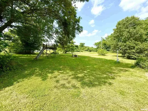 Exterior - 401 S 7th St, Herrin, IL 62948 photo 3 of 5