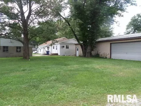 1509 E 4th St, West Frankfort, IL 62896