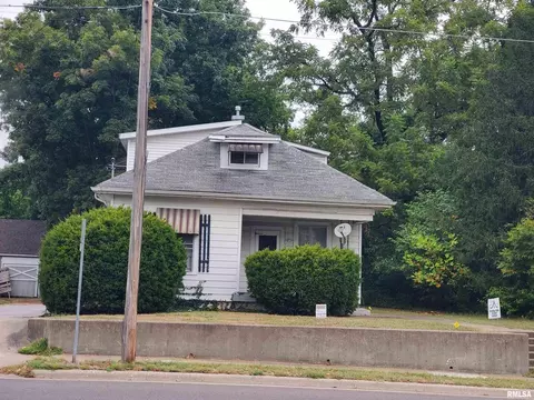806 W Walnut St, Carbondale, IL 62901