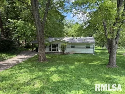 316 Lynda Dr, Carbondale, IL 62901