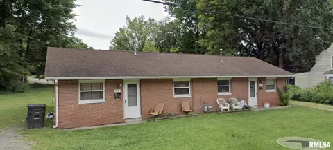 703 W High St, Carbondale, IL 62901