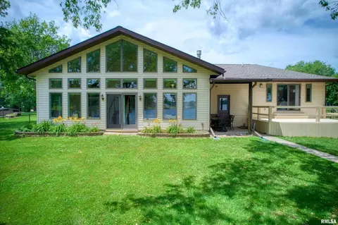 1382 Nicklaus Ln, Marion, IL 62959