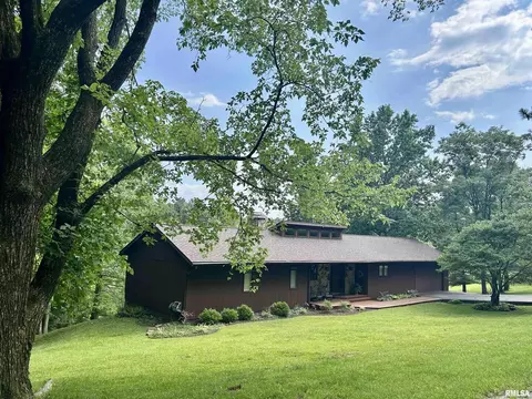 304 May Apple Ln, Carbondale, IL 62903
