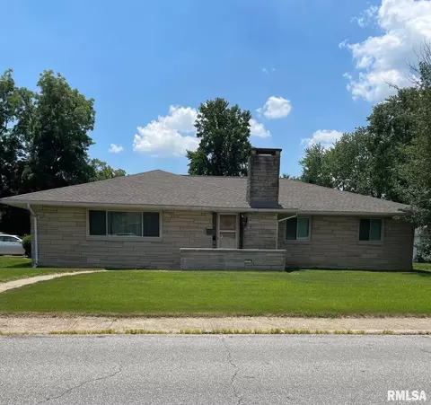 303 S College Blvd, Carmi, IL 62821