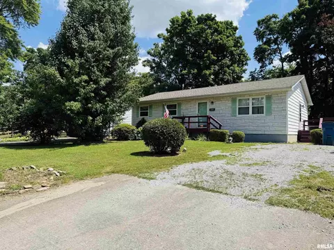 109 Young Ave, Anna, IL 62906