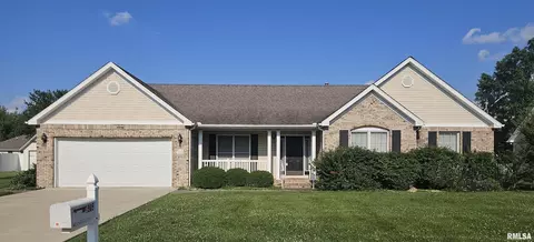 1905 N Dawn Dr, Marion, IL 62959