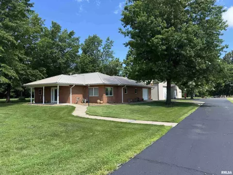 1308 Shawnee Trail Trl, Carterville, IL 62918