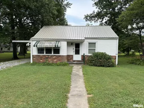 407 W Isabelle Pl, Mcleansboro, IL 62859