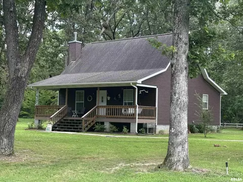 11382 Petroff Rd, Benton, IL 62812
