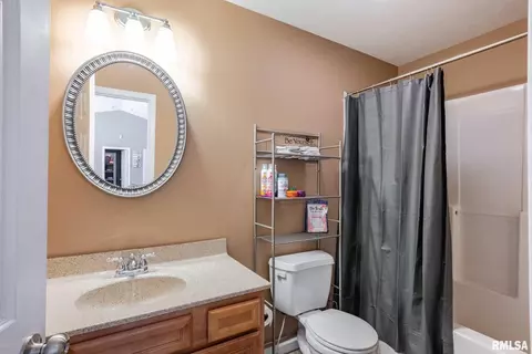 1807 W Cherry St, Herrin, IL 62948 photo 14