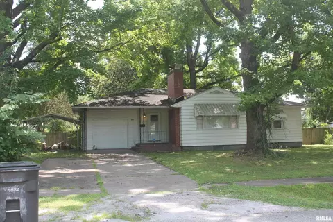 903 Carter St, Carbondale, IL 62901