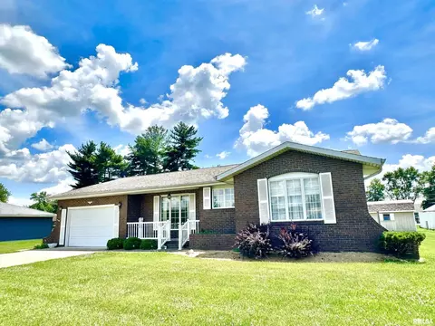 1915 W 4th St, Centralia, IL 62801