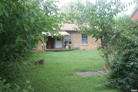813 W Walnut St, Carbondale, IL 62901
