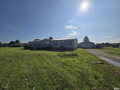 17286 N Idlewood Ln, Mount Vernon, IL 62864