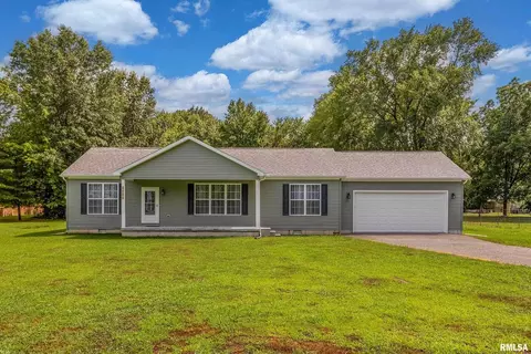 4806 Division St, Christopher, IL 62822