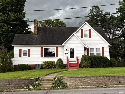 1617 Oakland Ave, Mount Vernon, IL 62864