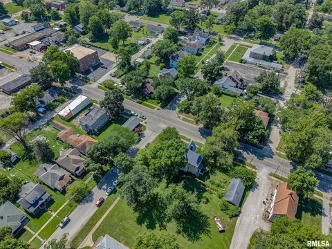 View/Area - 404 W Broadway St, Centralia, IL 62801 photo 3 of 9