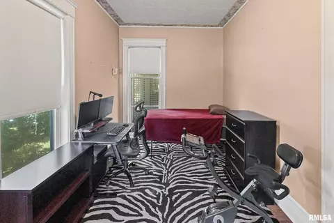 Bedroom - 404 W Broadway St, Centralia, IL 62801 photo 6 of 9