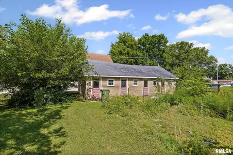 Exterior - 404 W Broadway St, Centralia, IL 62801 photo 4 of 7