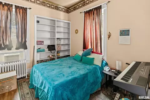 Bedroom - 404 W Broadway St, Centralia, IL 62801 photo 1 of 9