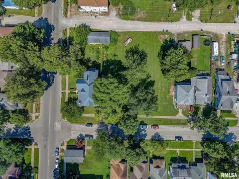 View/Area - 404 W Broadway St, Centralia, IL 62801 photo 2 of 9