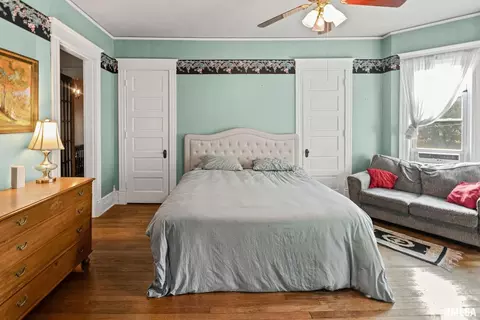 Bedroom - 404 W Broadway St, Centralia, IL 62801 photo 4 of 9