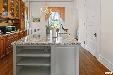 Kitchen - 404 W Broadway St, Centralia, IL 62801 photo 4 of 6