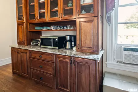Kitchen - 404 W Broadway St, Centralia, IL 62801 photo 2 of 6