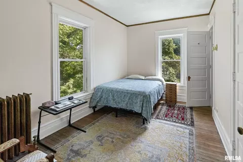 Bedroom - 404 W Broadway St, Centralia, IL 62801 photo 7 of 9