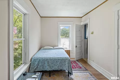 Bedroom - 404 W Broadway St, Centralia, IL 62801 photo 8 of 9
