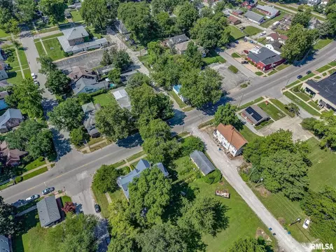 View/Area - 404 W Broadway St, Centralia, IL 62801 photo 1 of 9