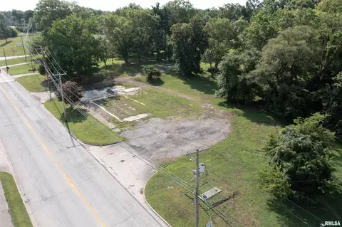 799 E Main St, Salem, IL 62881 photo 4