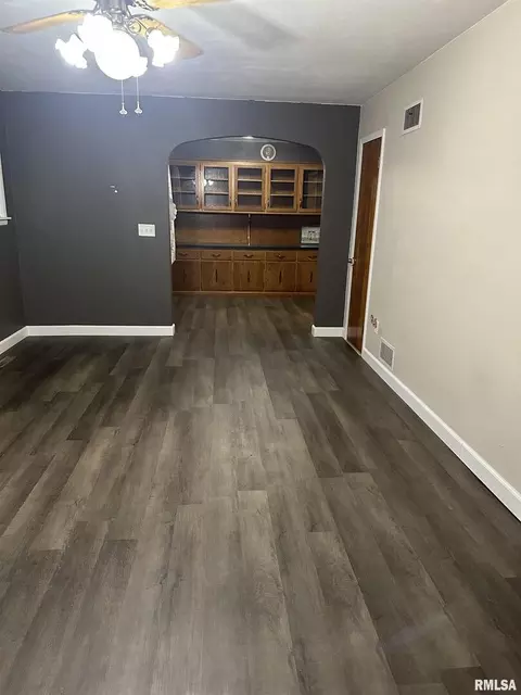 728 E 4th St, Flora, IL 62839 photo 16