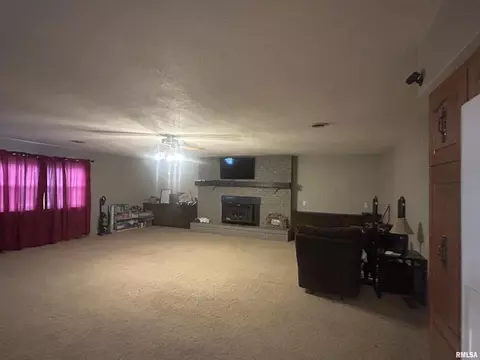 728 E 4th St, Flora, IL 62839 photo 6